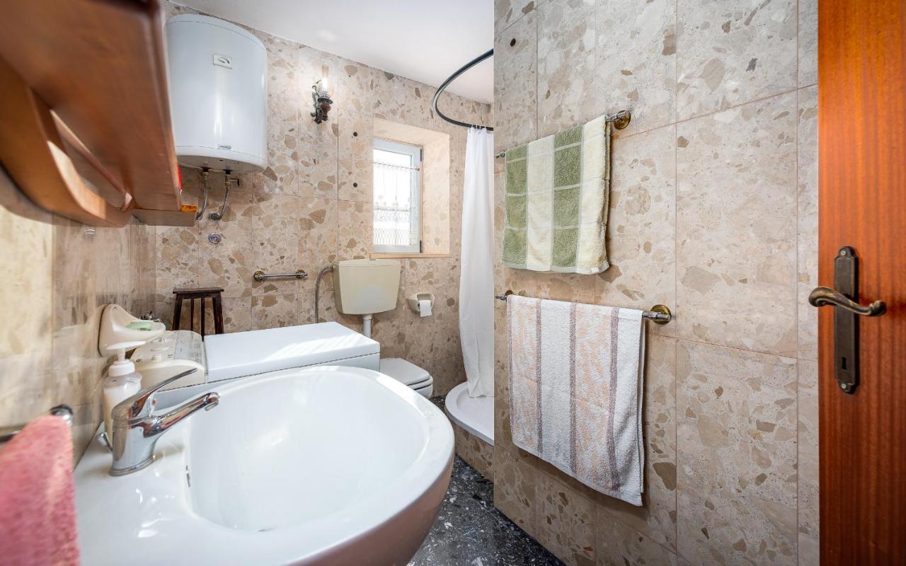 Holiday Home Mia&Emi Sovinjak Luaran gambar